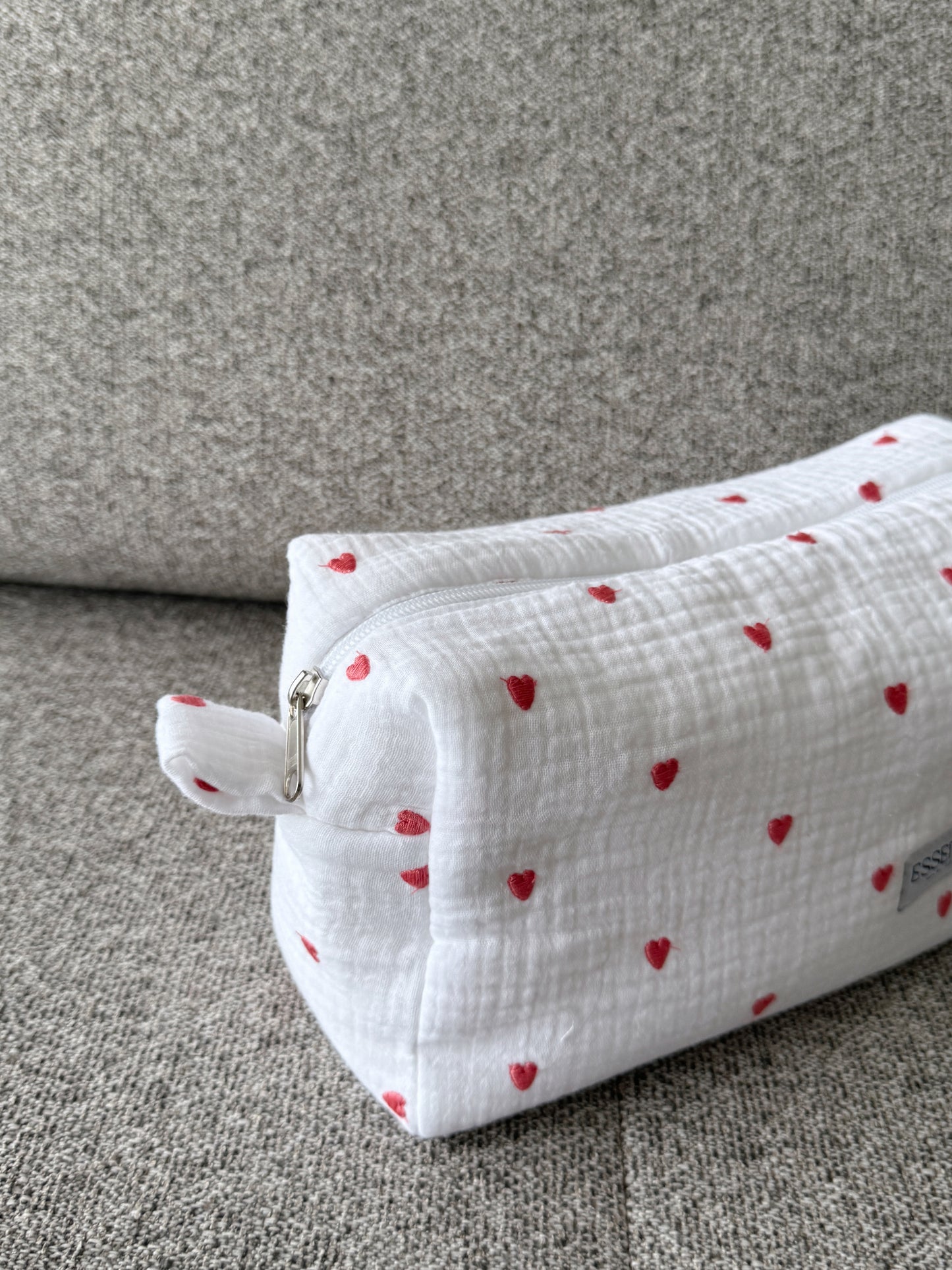 HEARTS Beauty Bag - Silver Edition