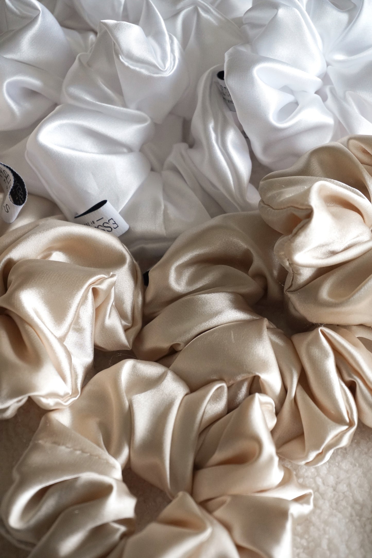 SILK CREAM Scrunchie