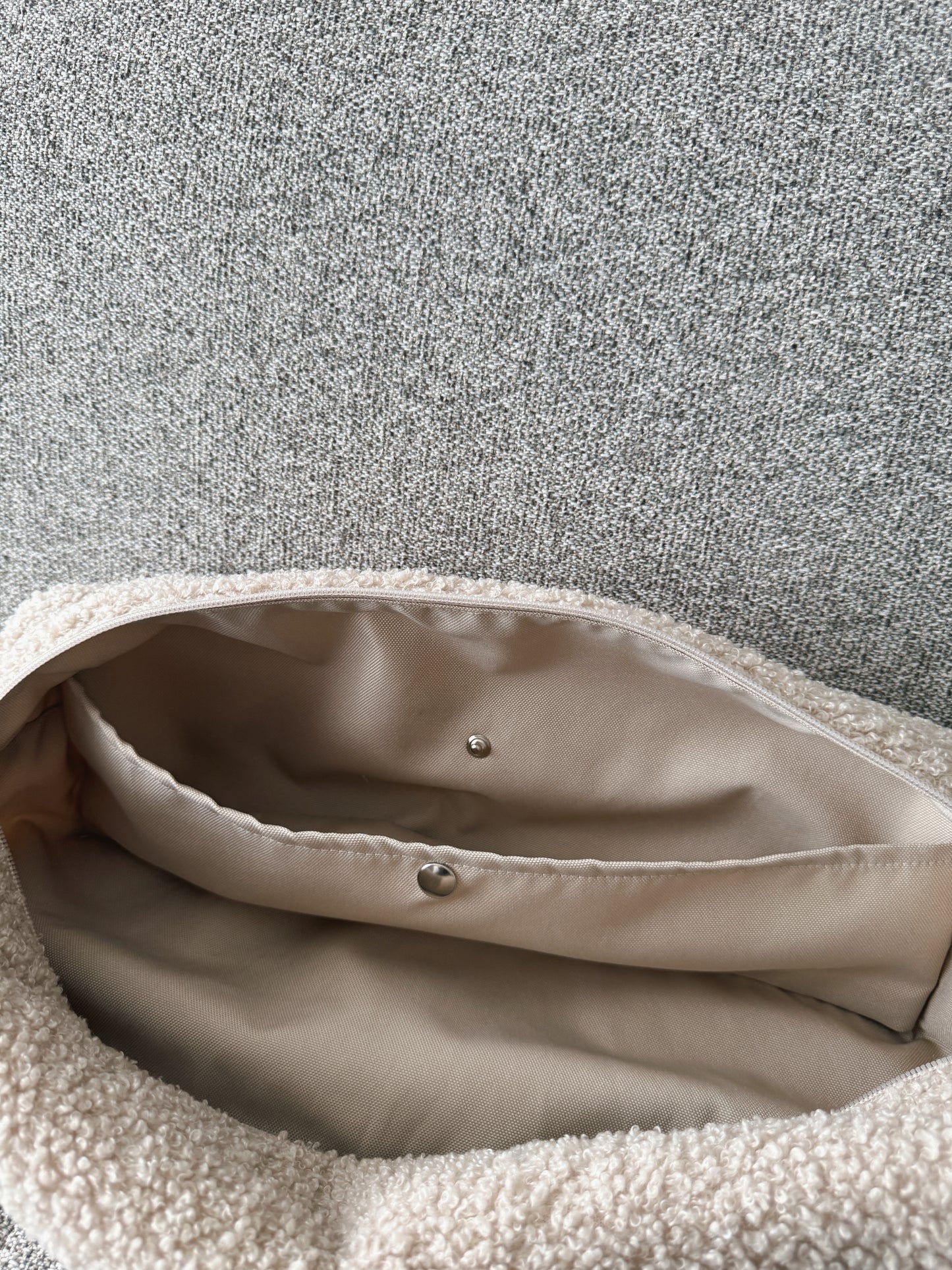 TEDDY LATTE Hair Tool Bag - Silver Edition