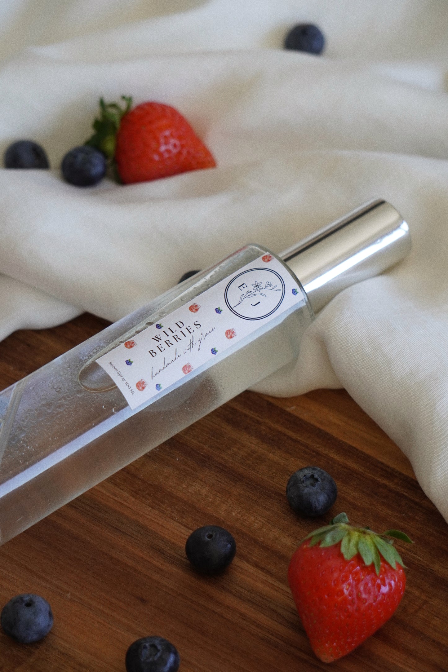WILD BERRIES Spray