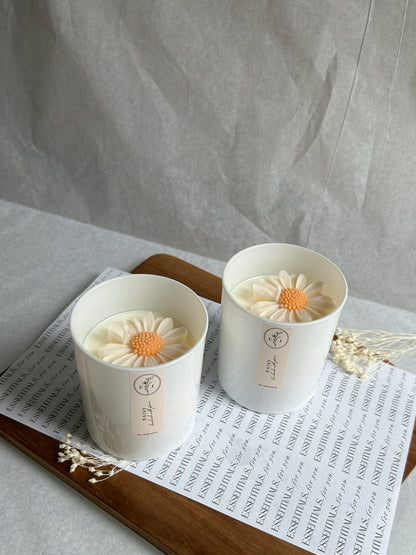 DAISY Candle