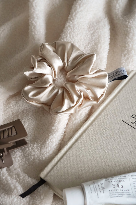 SILK GOLDEN Scrunchie