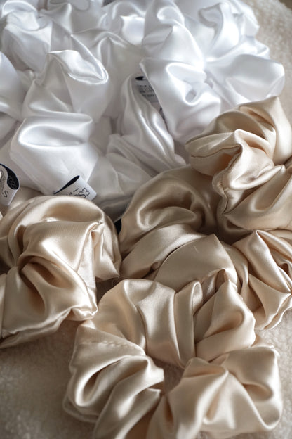 SILK GOLDEN Scrunchie
