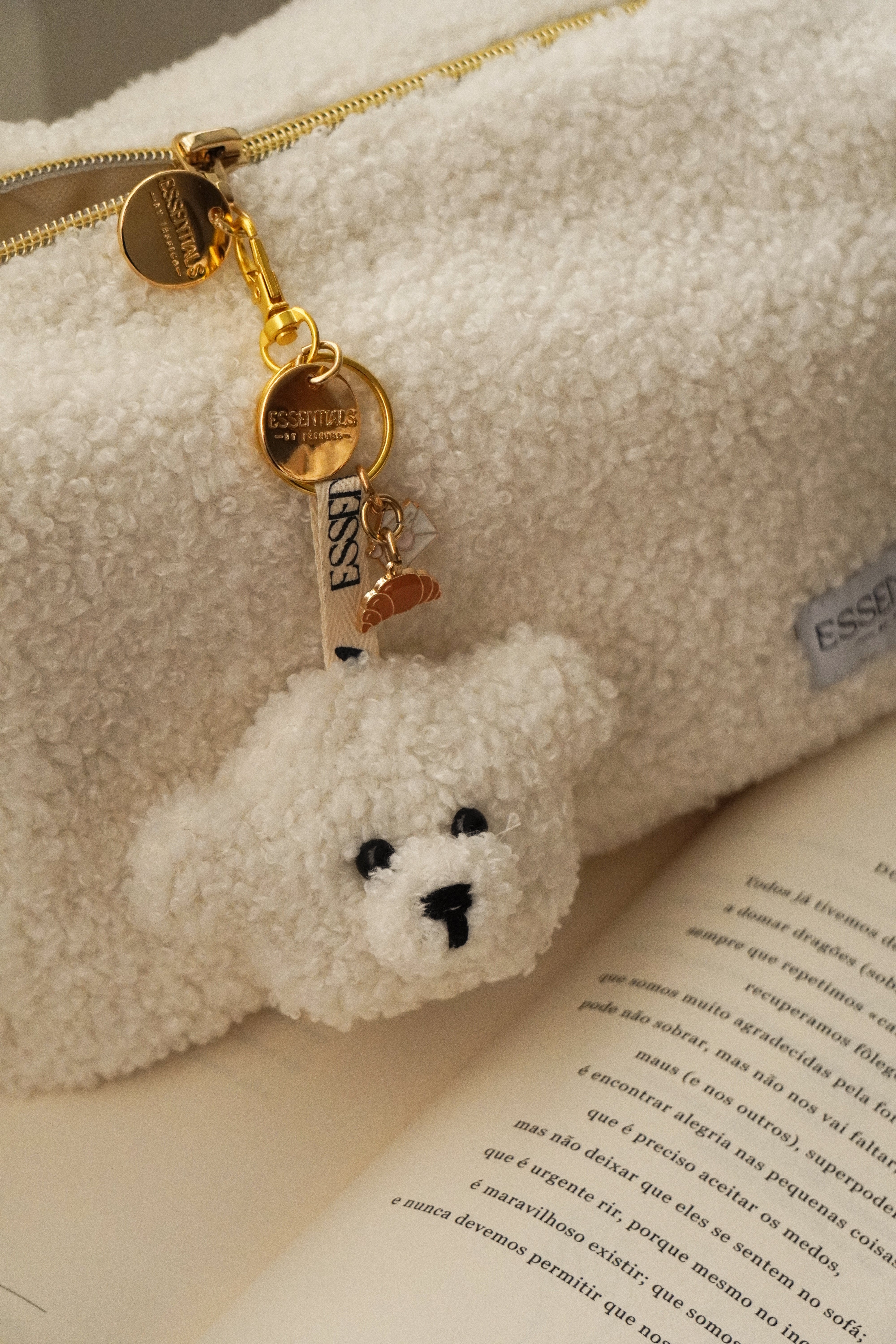 Essentials Keychain TEDDY CREAM Keychain – Essentials by Jéssica