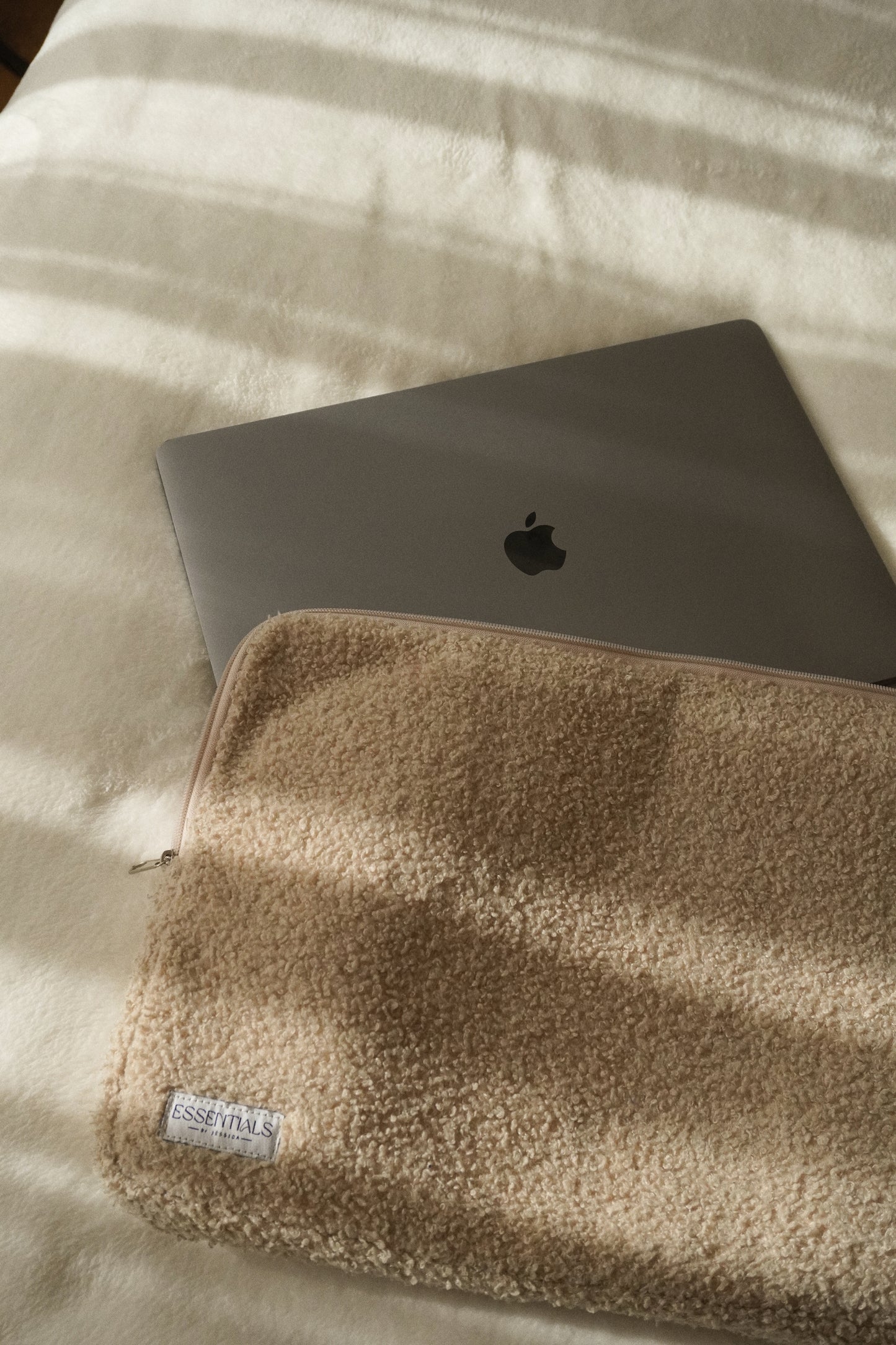 TEDDY LATTE Laptop Bag In - Silver Edition