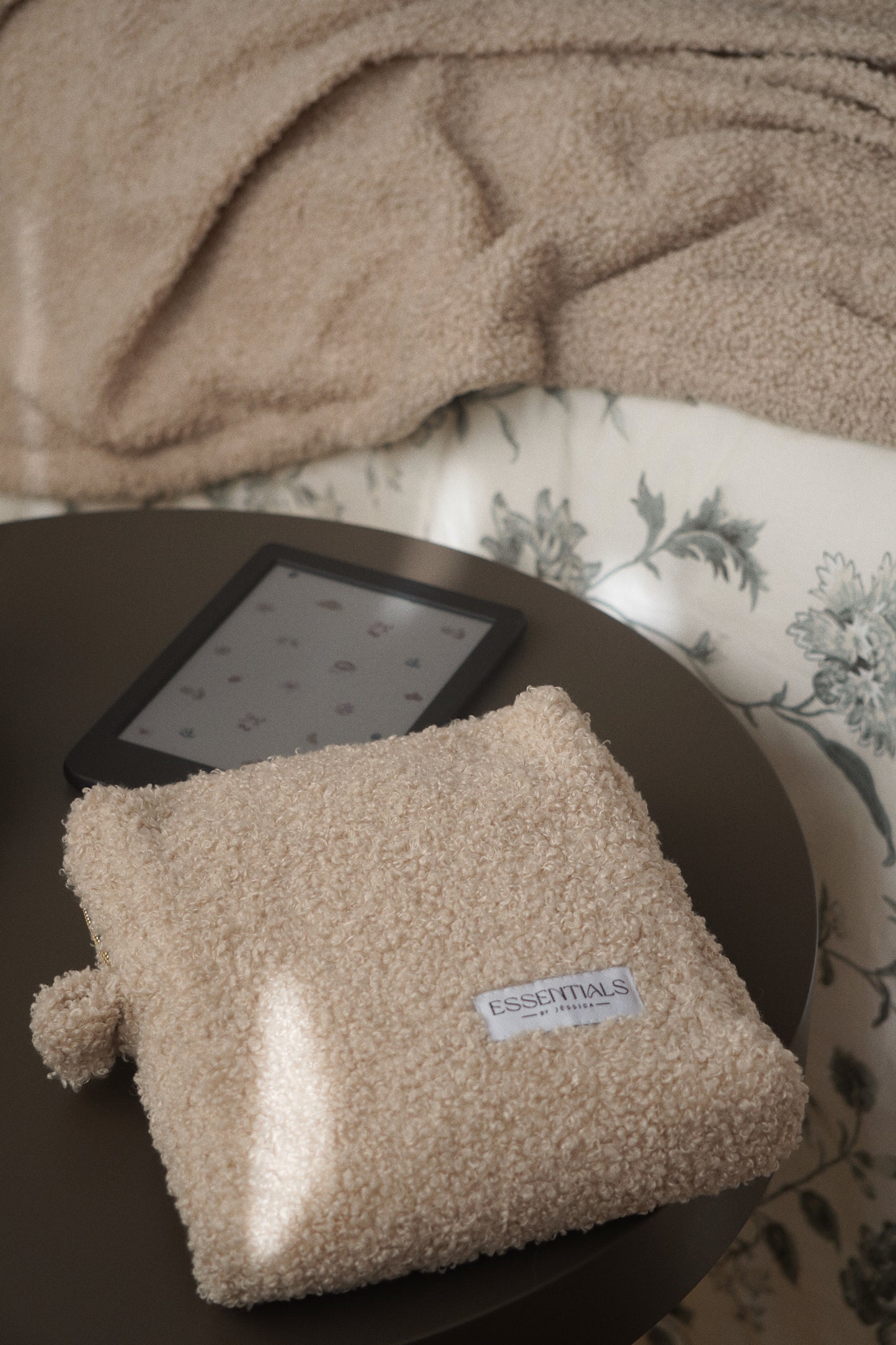 TEDDY LATTE Reader Bag