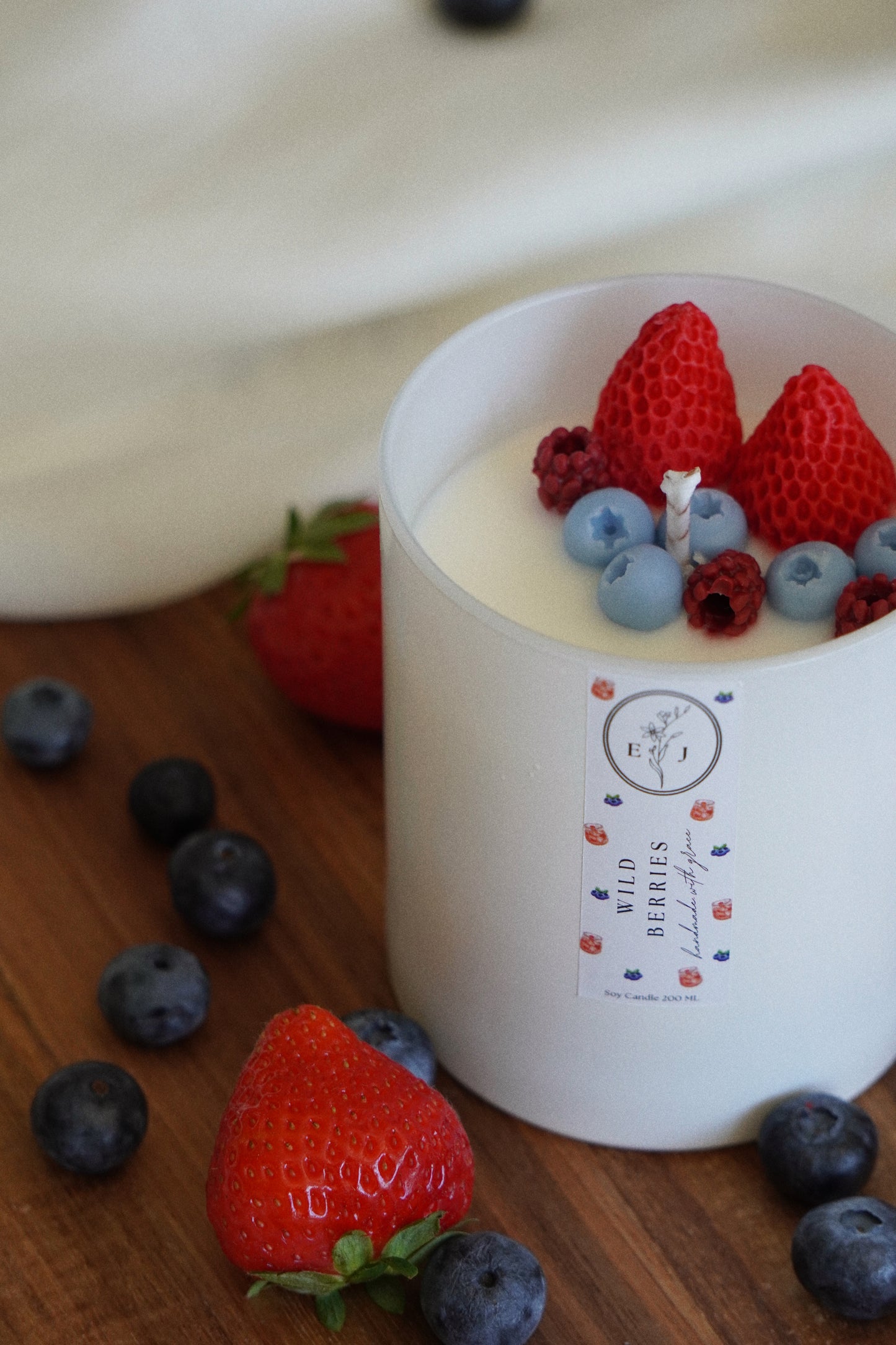 WILD BERRIES Vela