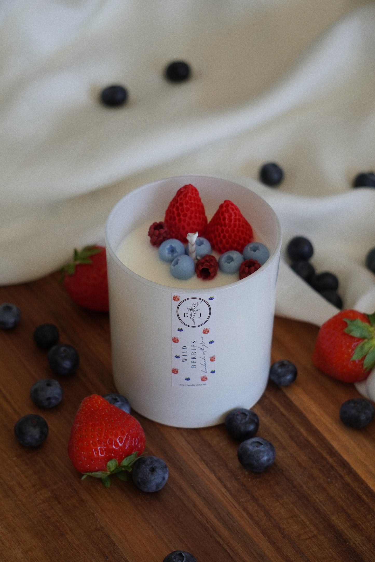 WILD BERRIES Vela