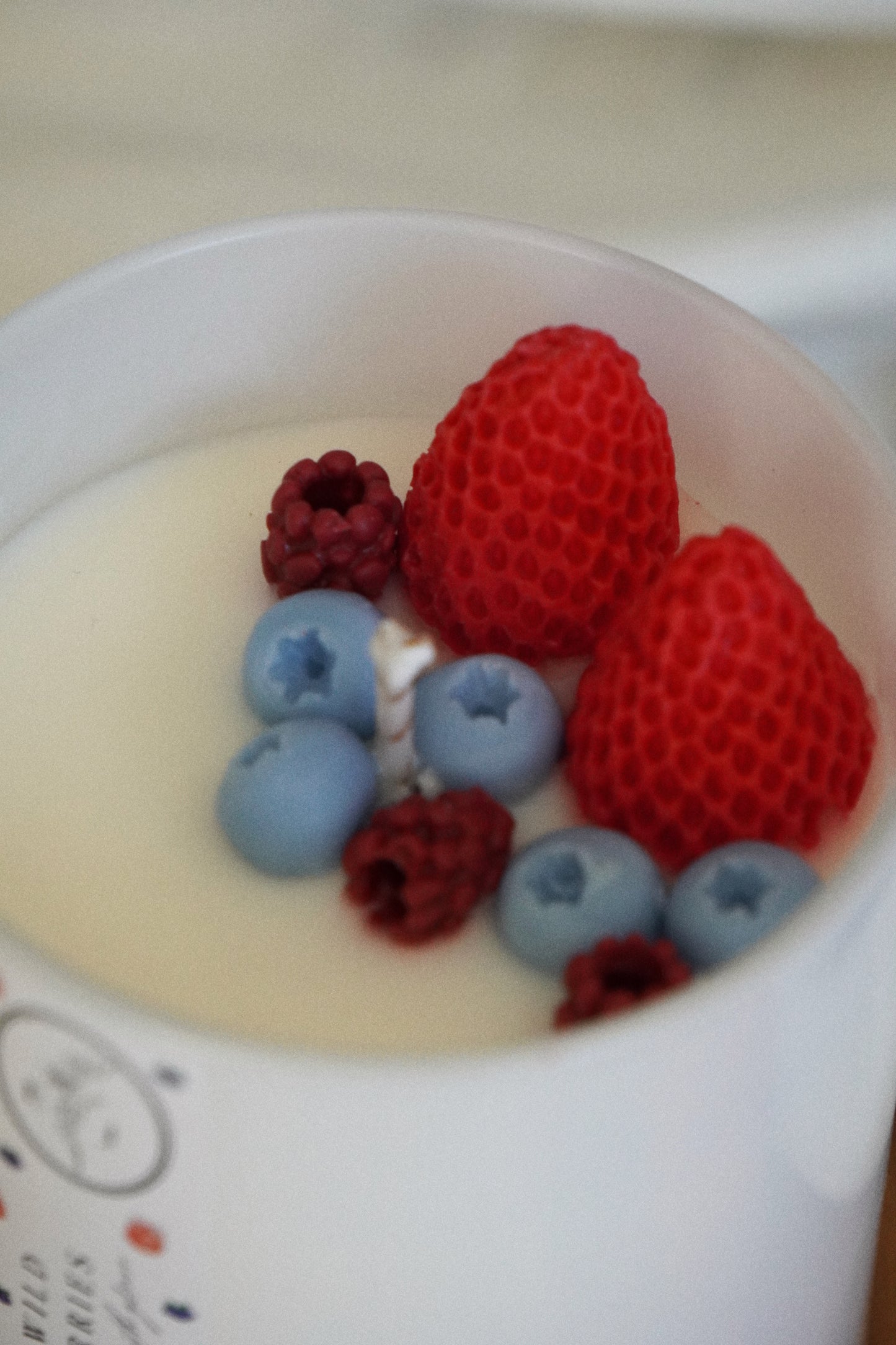 WILD BERRIES Vela